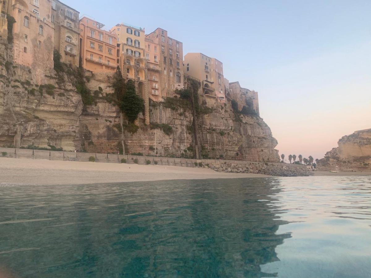 La Piazza Beb Bed and Breakfast Tropea Exteriör bild
